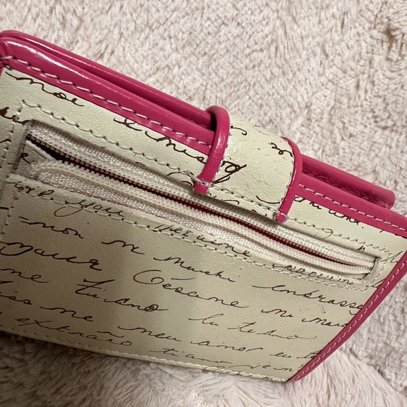 Fossil Pink and Cream Heart-Accent Wallet - Picture 9 of 9